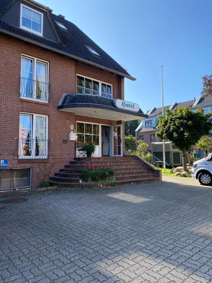 Waldhotel Twiehaus Garni 뤼베크 외부 사진
